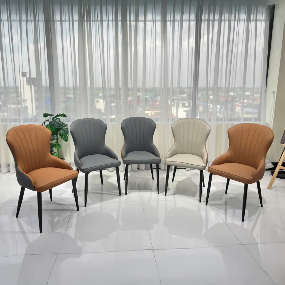 Ghế ăn bọc da cao cấp, tựa lưng hình vỏ sò độc đáo - Ảnh 2