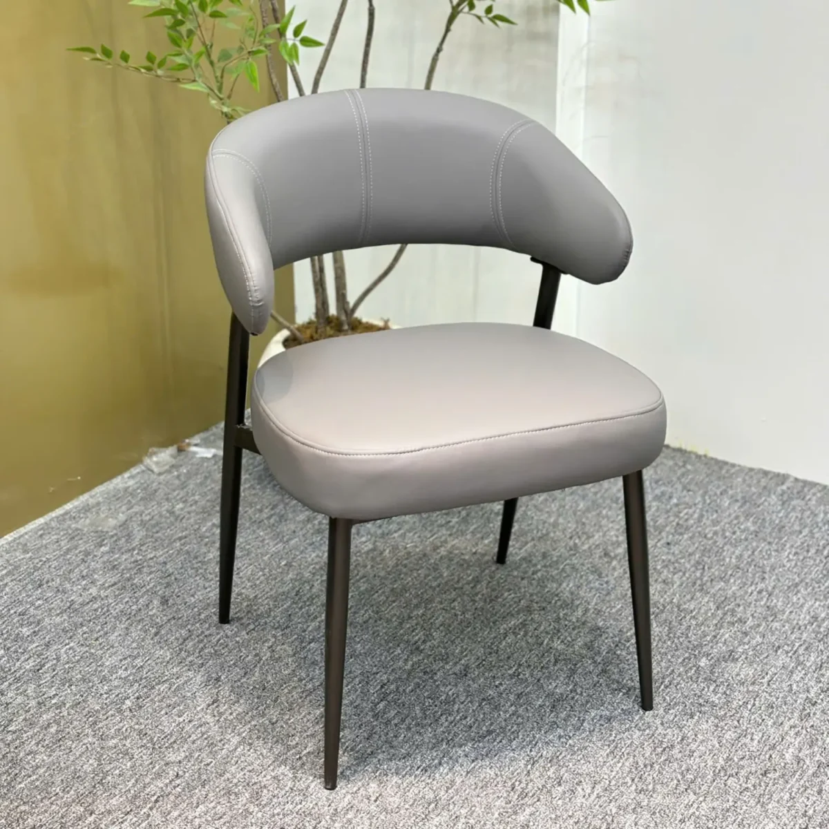 Ghế ăn bọc da chống xước cao cấp - Chubby Chair - Ảnh 4