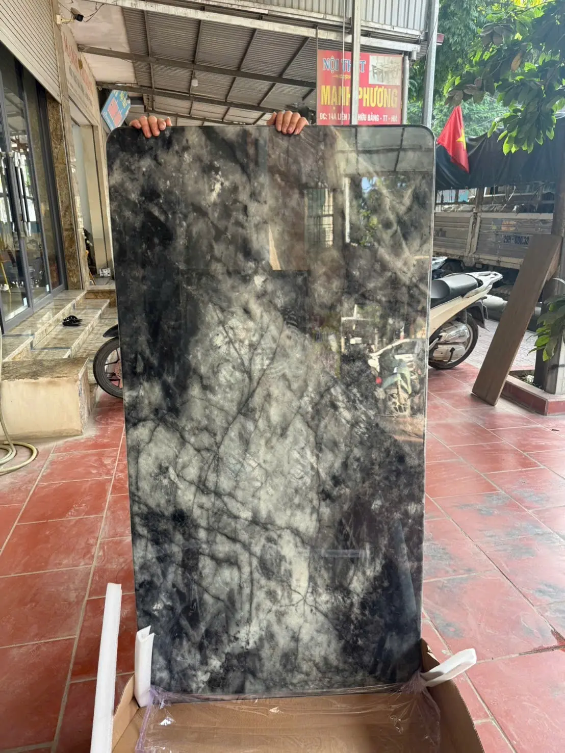 mat ban an mat da vi tinh the dang cap tinh te cho khong gian song hien dai 36