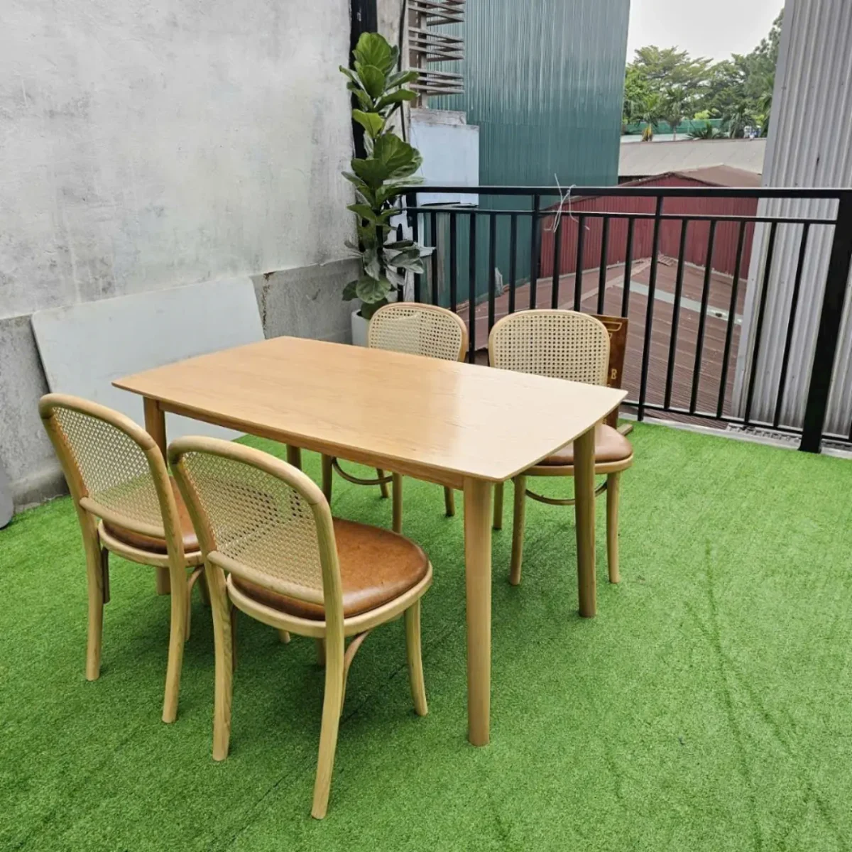 Bộ bàn ăn 4 ghế gỗ tự nhiên cao cấp - SP9834
