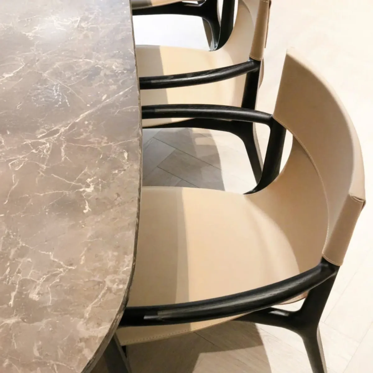 Ghế ăn gỗ sồi da yên ngựa wingsfurni isadora chair - SP9401 - Ảnh 4