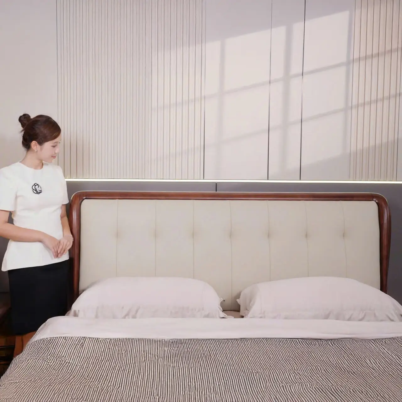 Giường Ngủ Gỗ Sofa Phong Cách Thanh Lịch - SP13527 6 auto draft 3