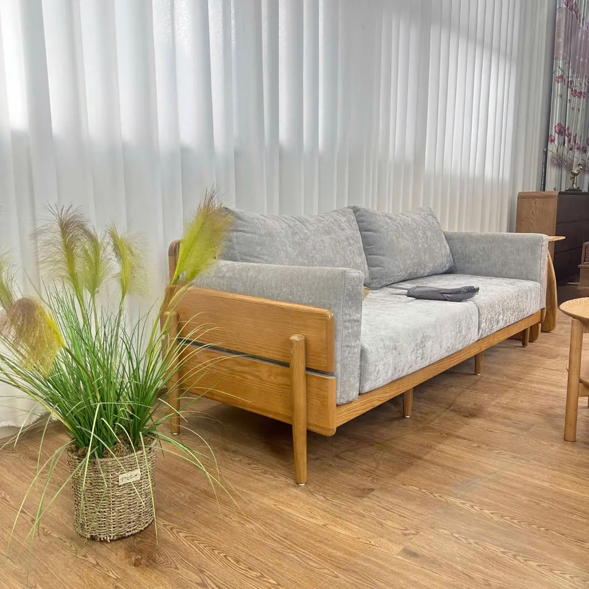 Ghế Sofa Văng Gỗ Tần Bì Bọc Nỉ 3 Chỗ Cao Cấp - SP13628 11 ghe sofa vang go tan bi boc ni 3 cho cao cap sp13628 2