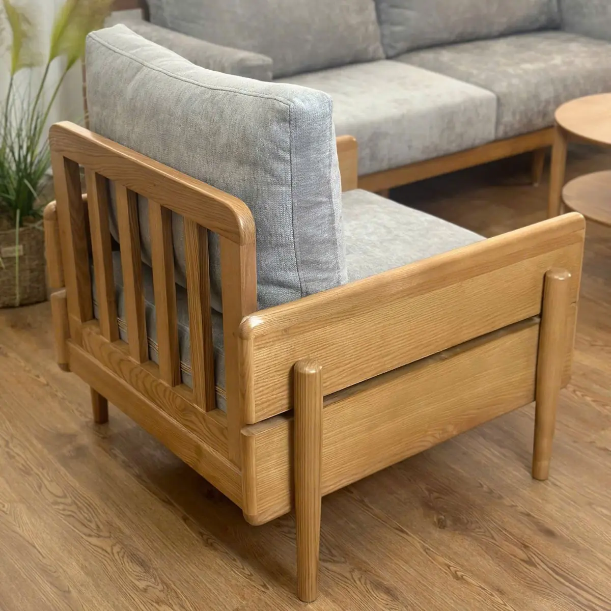 Ghế Sofa Văng Gỗ Tần Bì Bọc Nỉ 3 Chỗ Cao Cấp - SP13628 5 Ghế Sofa Văng Gỗ Tần Bì Bọc Nỉ 3 Chỗ Cao Cấp - SP13628 - Ảnh 5