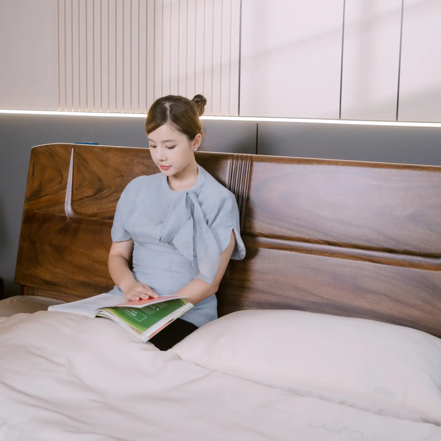 Giường Ngủ Gỗ Nam Phi Sơn Màu Óc Chó Cao Cấp - SP13505 14 giuong ngu go nam phi son mau oc cho cao cap sp13505 5