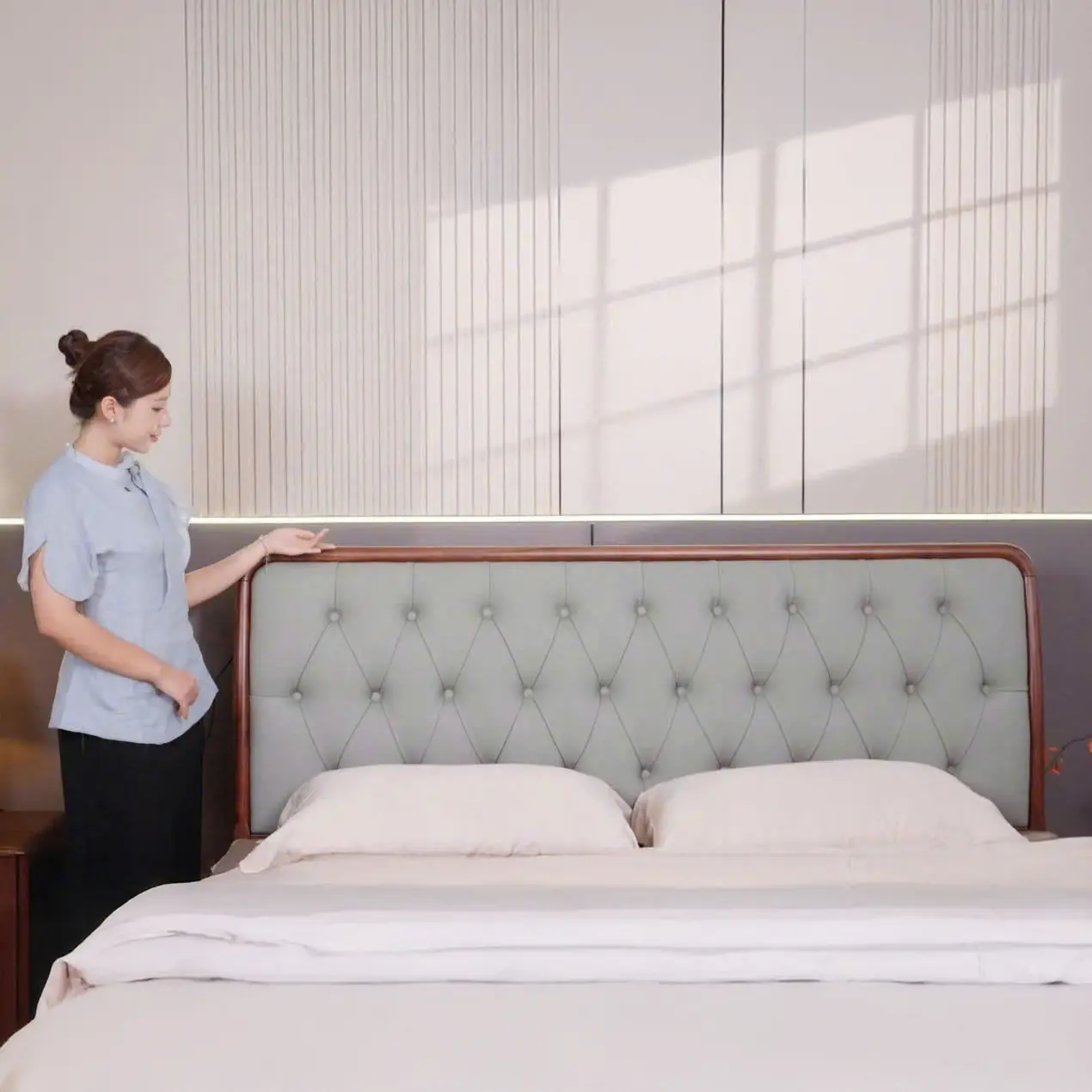 Giường Ngủ Gỗ Sofa Thiết Kế Thanh Lịch - SP13519 10 giuong ngu go sofa thiet ke thanh lich sp13519 1