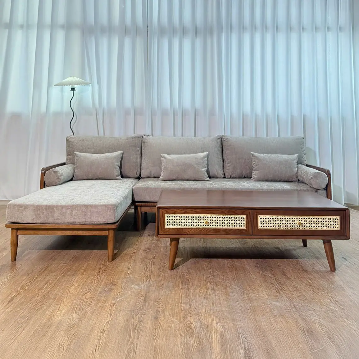 SOFA GÓC GỖ TẦN BÌ PHỐI NAN MÂY BỌC VẢI NỈ CAO CẤP - SP13622 2 SOFA GÓC GỖ TẦN BÌ PHỐI NAN MÂY BỌC VẢI NỈ CAO CẤP - SP13622 - Ảnh 2