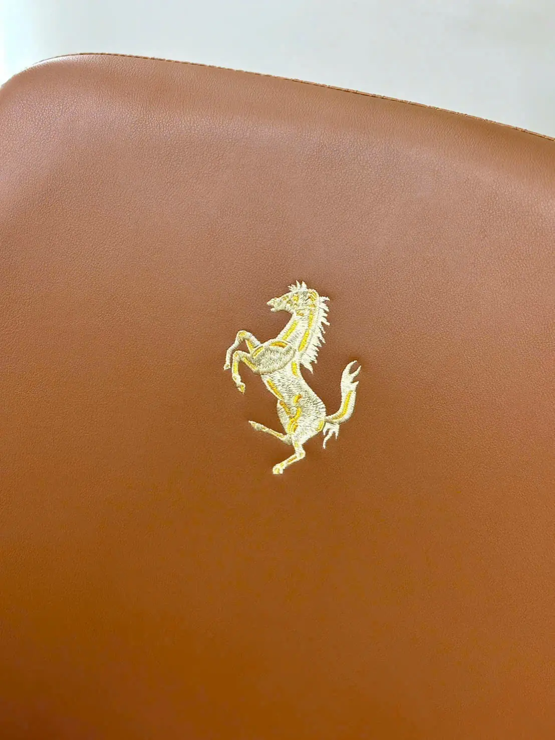 Ghế Ăn Bọc Da Yên Ngựa Logo Thêu Tay Cao Cấp - SP14264 6 ghe an boc da yen ngua logo theu tay cao cap sp14264 1