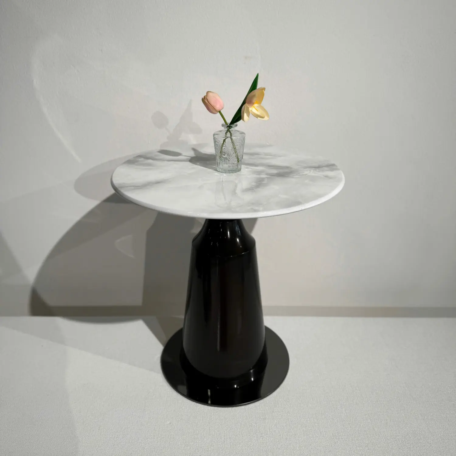 Bàn trà góc sofa mặt đá chân trụ sang trọng - SP18561 12 ban tra goc sofa mat da chan tru sang trong sp18561 2