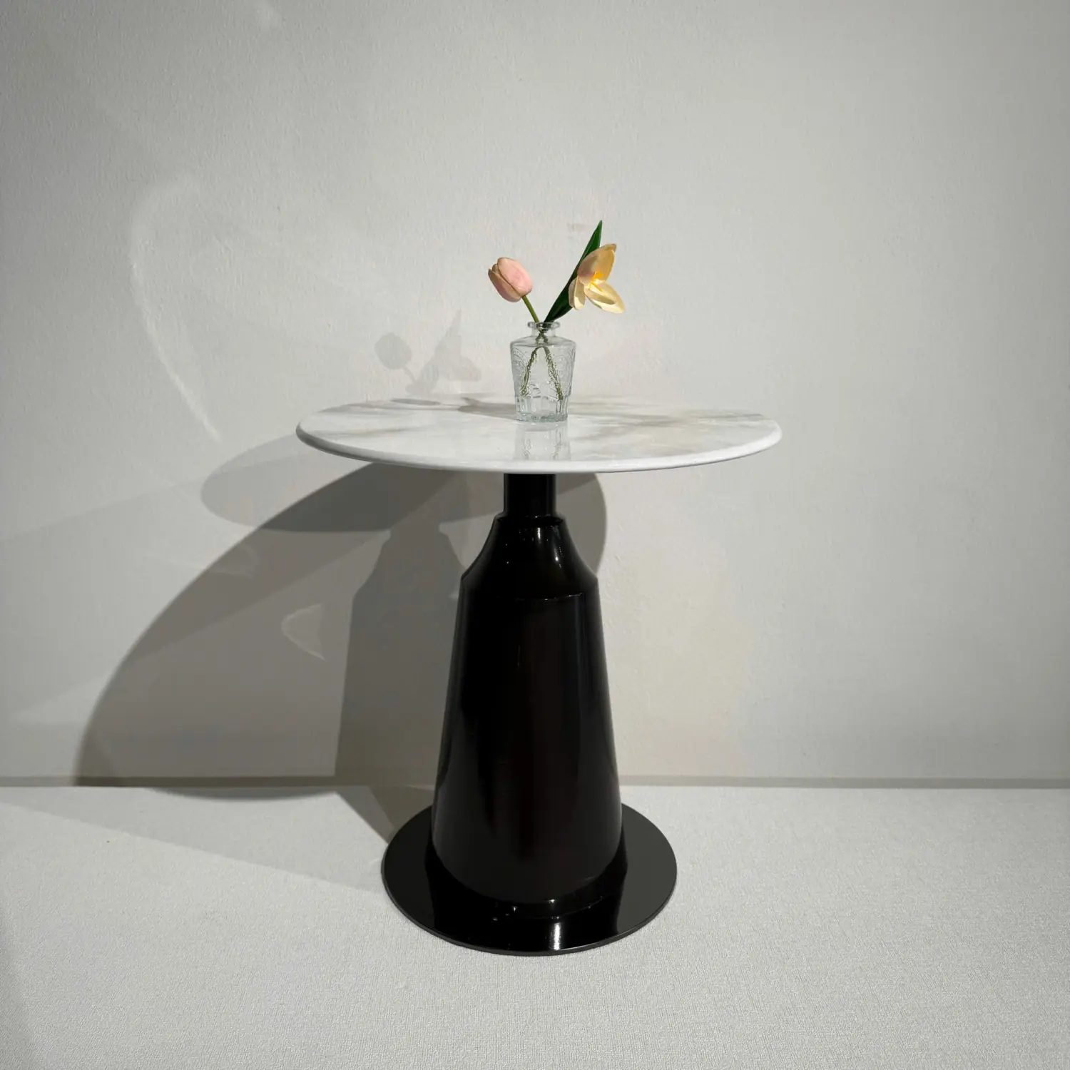 Bàn trà góc sofa mặt đá chân trụ sang trọng - SP18561 10 ban tra goc sofa mat da chan tru sang trong sp18561 4