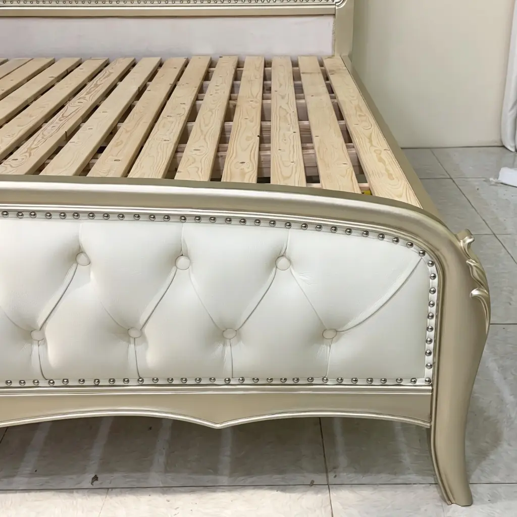 Giường ngủ bọc da tân cổ điển màu kem mạ bạc nhập khẩu cao cấp - SP18366 9 giuong ngu boc da tan co dien mau kem ma bac nhap khau cao cap sp18366 3